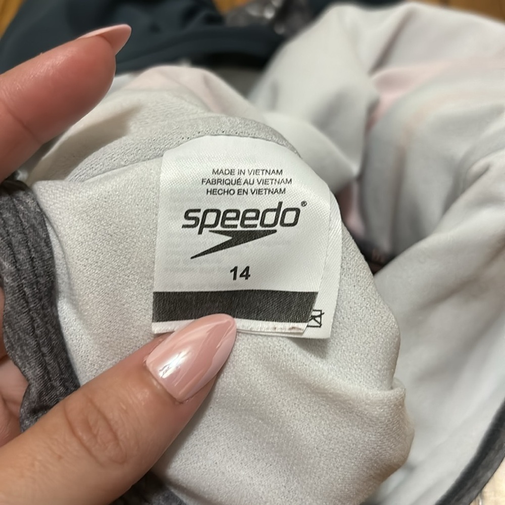 Speedo Size 14 Girl’s Infinity Splice One Piece - Picture 3 of 5